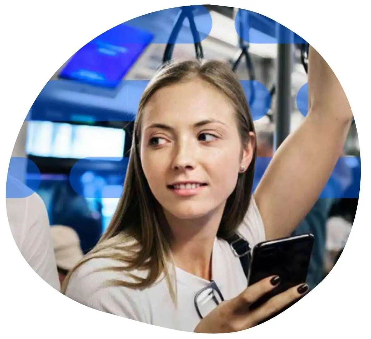 Cliente feliz por abogado que entrega servicio bajo control