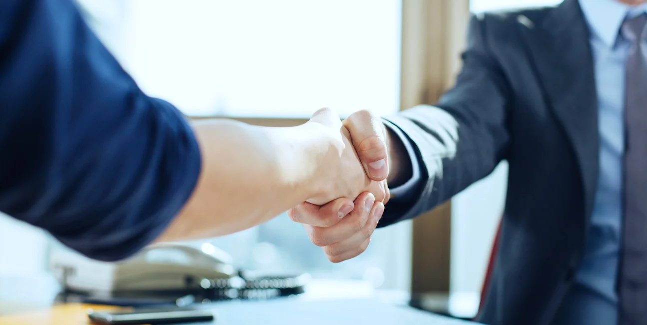 ¿Cómo y cuánto cobran los abogados? 