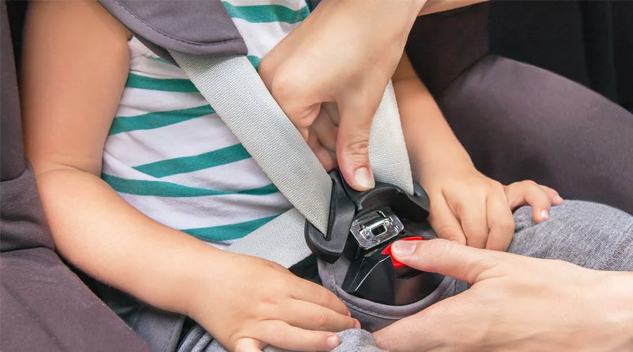 Normativa sobre el uso de sillas para niños y bebés 