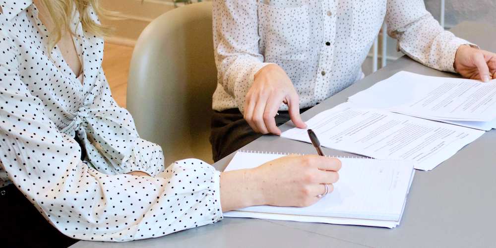 que-revisar-al-fimar-un-contrato